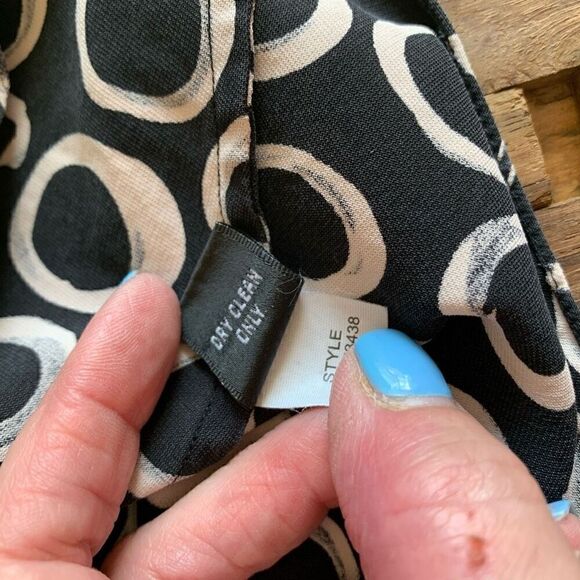 Ellen Tracy Silk Tank Geometric Circle Pattern Black White Women Size 8 EUC - Picture 6 of 10